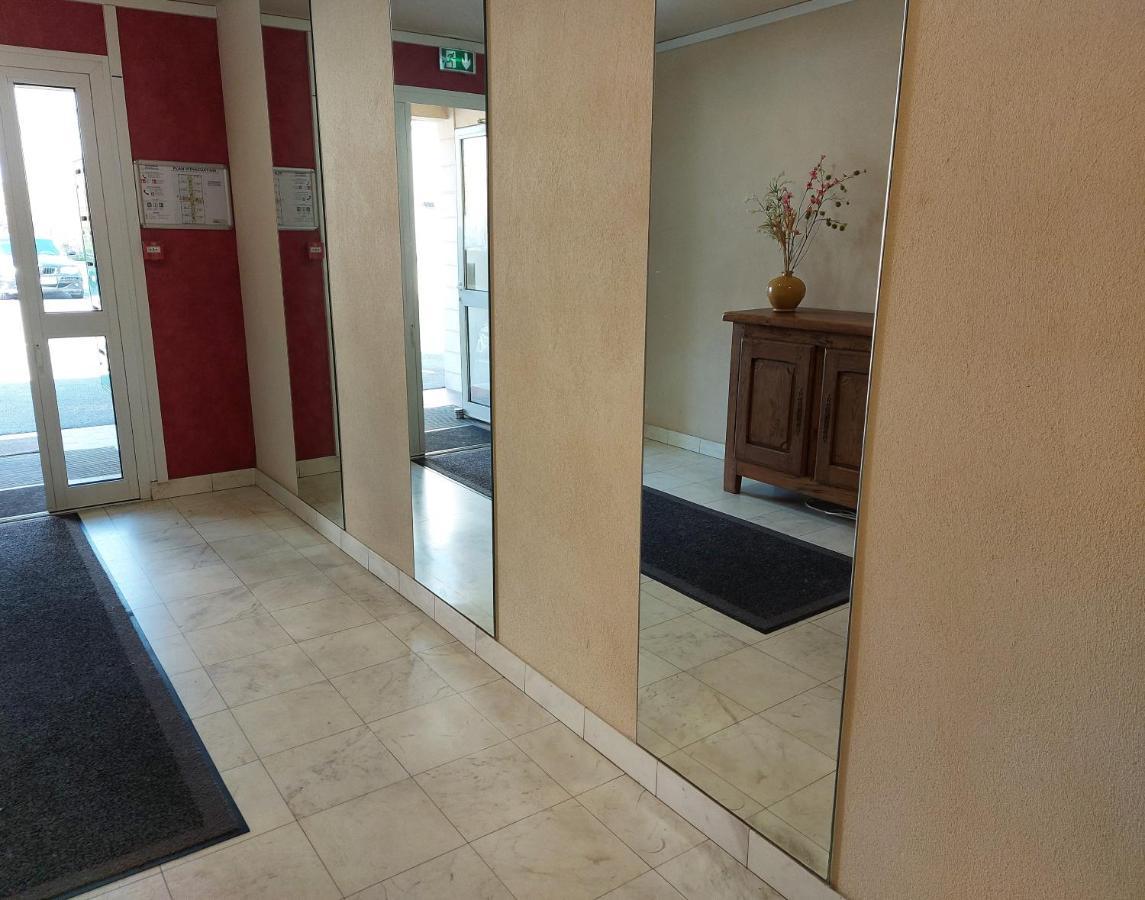L'Escale : Duplex 4 Pers. Asterix, Aeroport Roissy Cdg, Paris Apartment Moussy-le-Neuf Exterior photo